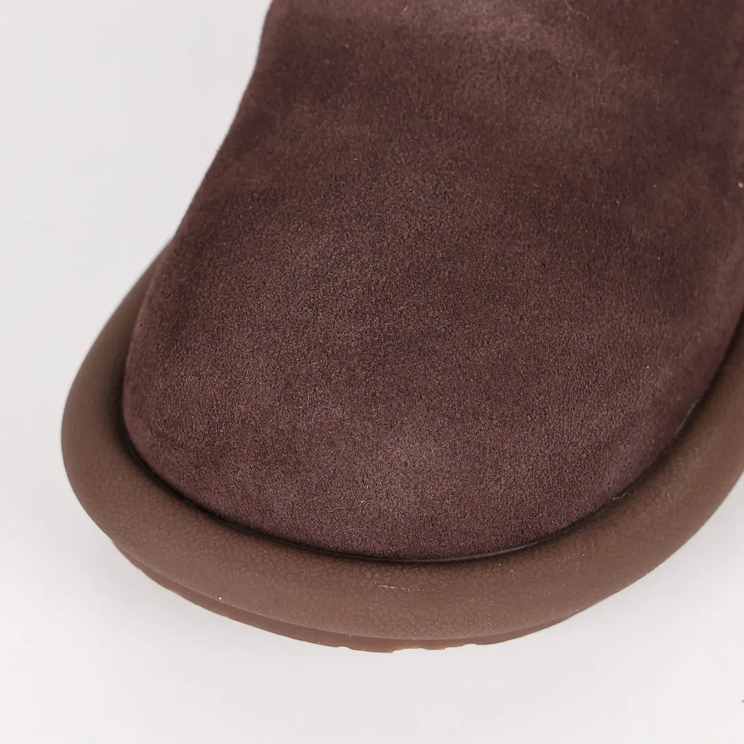 Pick up locally 💰720 The core recommendation is good price 𝐔𝐠𝐠 23 popular handmade sheep's curly boots Maillard girl's dream boots Korean and Korean style Fully handmade first-layer cow suede Teddy sheep's curly wool lining The combination has a great autumn and winter atmosphere Size: 35 36 37 38 39 40